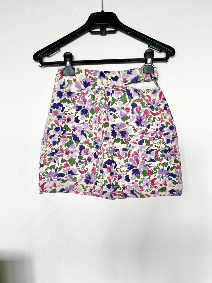 Pull&Bear Bloemen Mini-rok - Maat XS, Kleding | Dames, Rokken, Zo goed als nieuw, Maat 34 (XS) of kleiner, Paars, Boven de knie