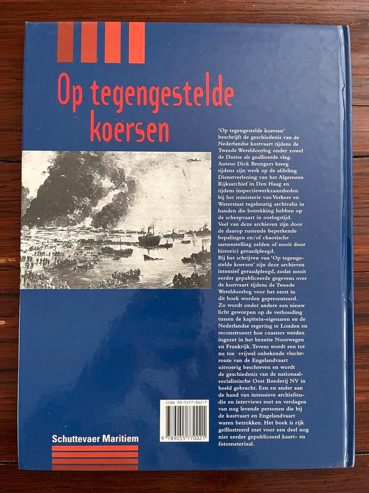 Op tegengestelde koersen - kustvaart WOII, Boeken, Oorlog en Militair, Zo goed als nieuw, Marine, Tweede Wereldoorlog, Ophalen of Verzenden