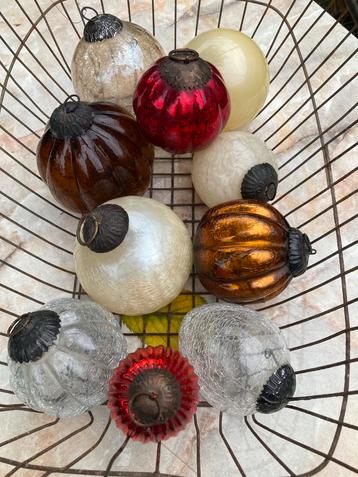 Mooie oude glazen Kerstballen zogenaamde Heksenballen beschikbaar voor biedingen