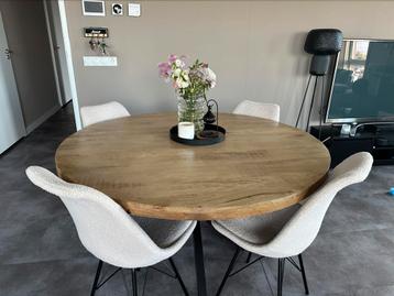Tafel - mangohout || 130 cm - 4/5 persoons tafel beschikbaar voor biedingen
