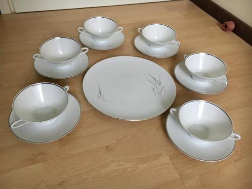 soepkom met oor + schotel + broodschaal wit porselein 6st, Huis en Inrichting, Keuken | Keukenbenodigdheden, Gebruikt, Ophalen of Verzenden