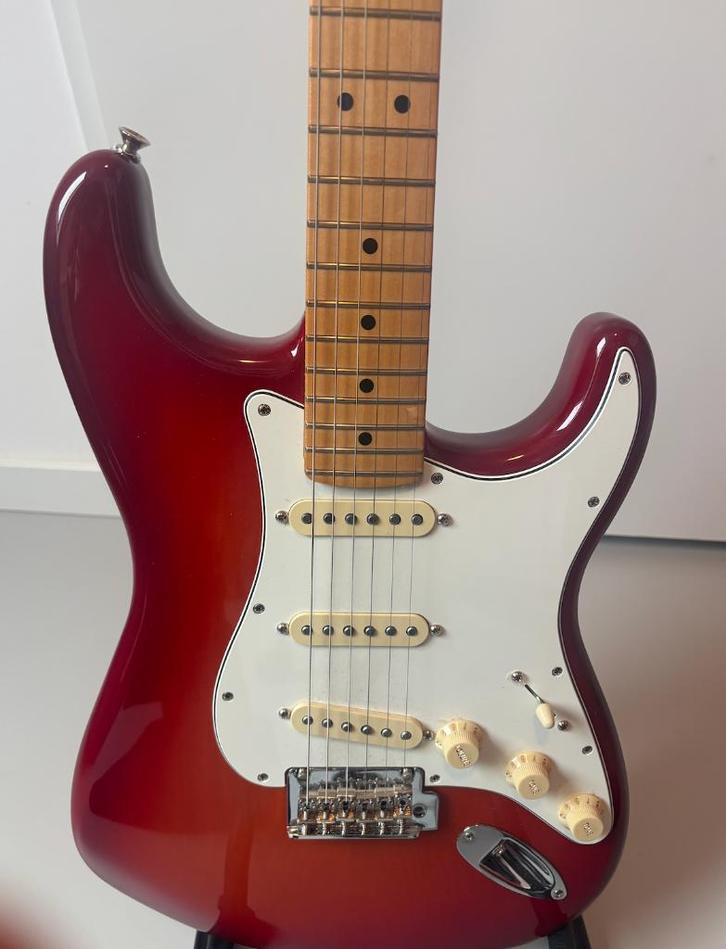 Fender Stratocaster Player II Cherry Burst, Muziek en Instrumenten, Snaarinstrumenten | Gitaren | Elektrisch, Zo goed als nieuw