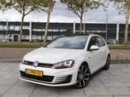 Volkswagen Golf GTI 2.0 TSI 220PK | Panodak | Keyless Go & E, Auto's, Stof, Gebruikt, Euro 6, 4 cilinders