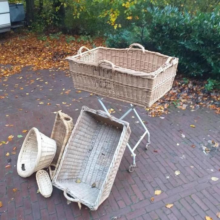 Mand , wasmand brocante voor sinterklaas, kerst, Antiek en Kunst, Curiosa en Brocante, Ophalen