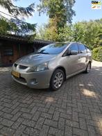 Mitsubishi Grandis 2.4-16V Intense 7 persoons, Auto's, Mitsubishi, Voorwielaandrijving, Gebruikt, 7 stoelen, Beige