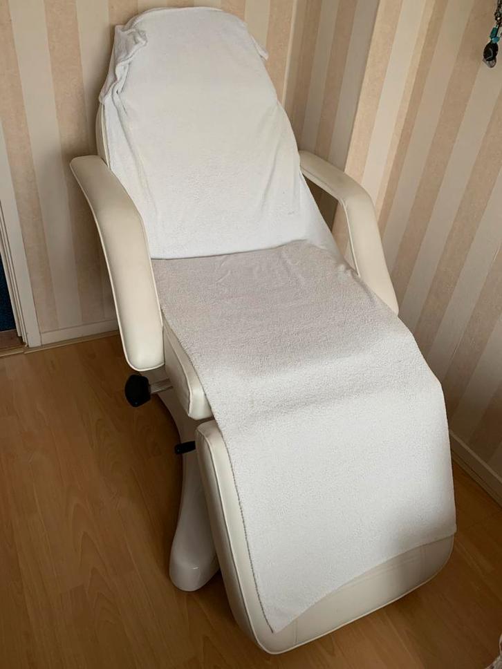 Hydraulische behandelstoel crème/wit incl. Hoeslaken, Sport en Fitness, Massageproducten, Zo goed als nieuw, Massagestoel of Kussen