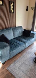 Velvet Blauw petrol kleur 2 jaar oud, Ophalen, Zo goed als nieuw