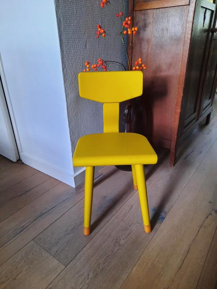Vintage tage schoolstoeltje schilte, Huis en Inrichting, Stoelen, Gebruikt, Eén, Hout, Overige kleuren, Ophalen of Verzenden
