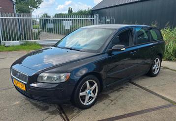 Volvo V50 2.4 140PK Geartronic / NWE APK / NAP / TREKHAAK/  beschikbaar voor biedingen
