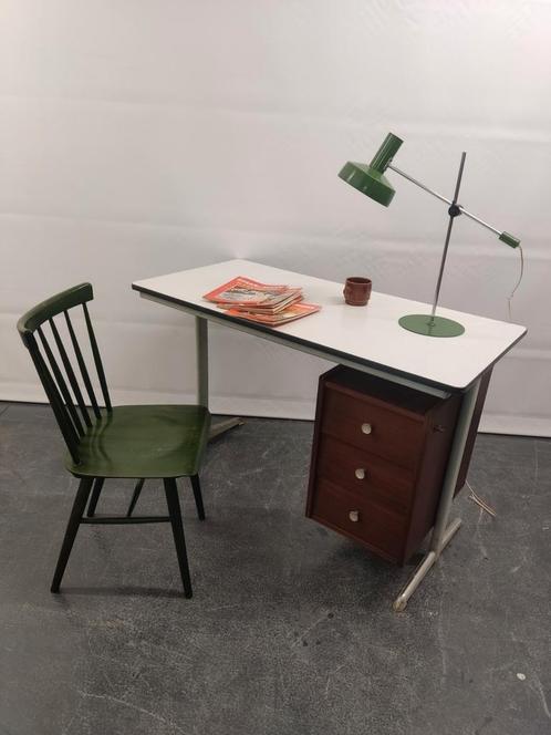 Vintage klein bureau bureautje schoolbureau, Huis en Inrichting, Bureaus, Gebruikt, Bureau, Ophalen