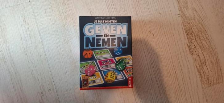 Geven en Nemen - Dobbelspel, Hobby en Vrije tijd, Gezelschapsspellen | Bordspellen, Zo goed als nieuw, Drie of vier spelers, Reisspel