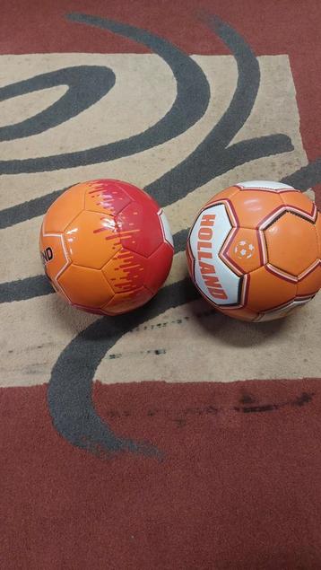 2 ZGAN Oranje Voetballen beschikbaar voor biedingen