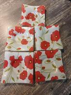 Vijf leuke aardewerk bordjes met bloemmotief, Huis en Inrichting, Keuken | Servies, Ophalen, Gebruikt, Bord(en), Overige stijlen