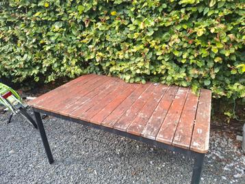 Houten Tuintafel - Gebruikt beschikbaar voor biedingen