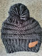 Wintermuts James Bond (dames) uit Zwitserland, Ophalen of Verzenden, Zo goed als nieuw, Muts