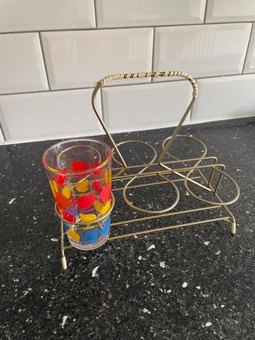 Glazen of beker rekje  beschikbaar voor biedingen