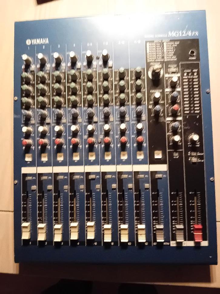 Yamaha mengpaneel, Muziek en Instrumenten, Mengpanelen, Gebruikt, 10 tot 20 kanalen, Microfooningang, Ophalen