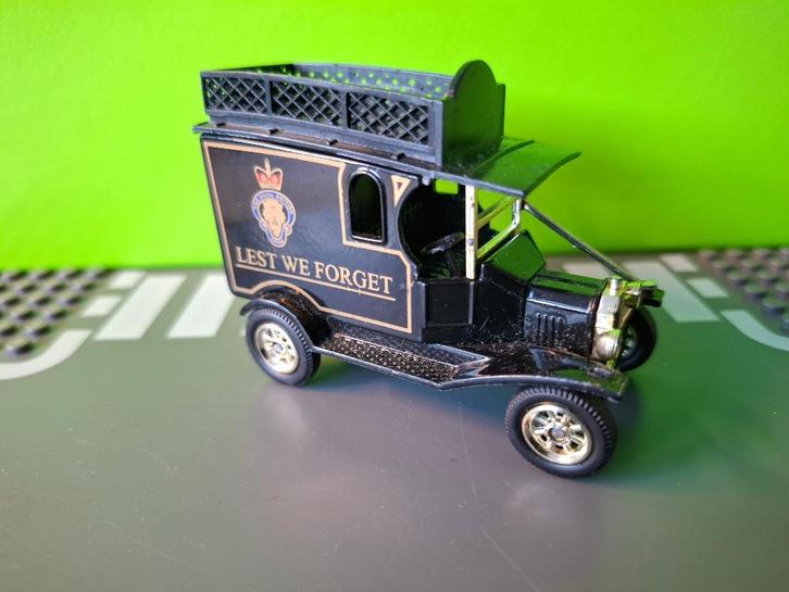 Oxford Die-Cast - Ford Model T Lest we Forget [zwart] 1/50, Hobby en Vrije tijd, Modelauto's | Overige schalen, Gebruikt, Auto
