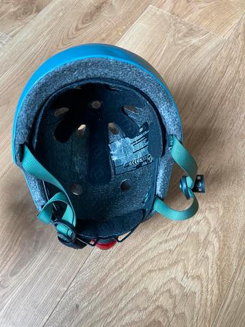 Kinder helm  beschikbaar voor biedingen