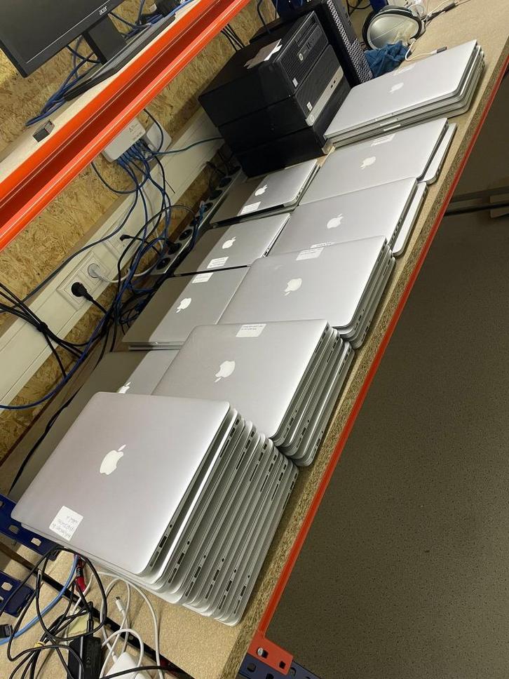 Partij Apple MacBooks – Werkend, zonder OS geïnstalleerd, Computers en Software, Apple Macbooks, Gebruikt, MacBook, 13 inch, Minder dan 2 Ghz