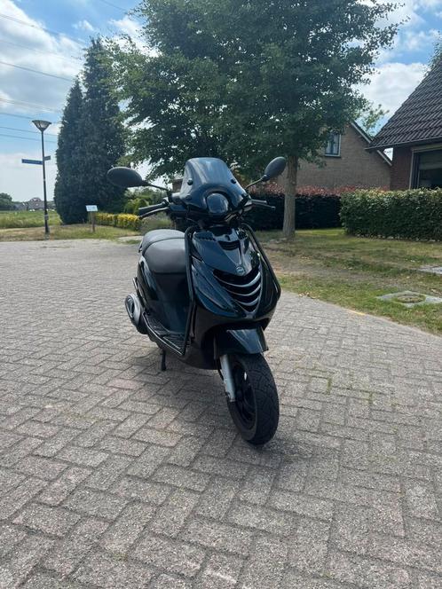 Piaggio zip 4t 50cc carburateur, Fietsen en Brommers, Scooters | Piaggio, Zo goed als nieuw, Zip, Ophalen