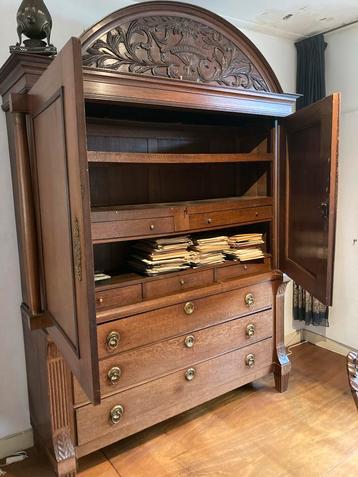 Antieke Kabinetkast met lades beschikbaar voor biedingen