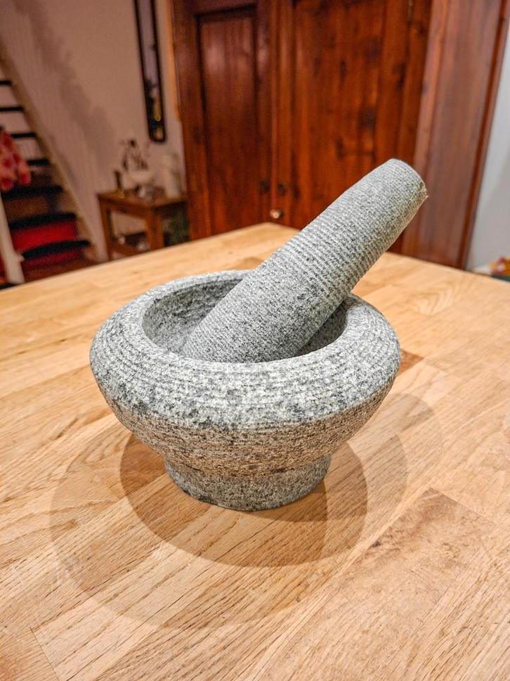 Zware Granieten Vijzel met Stamper, Huis en Inrichting, Keuken | Keukenbenodigdheden, Zo goed als nieuw, Ophalen of Verzenden