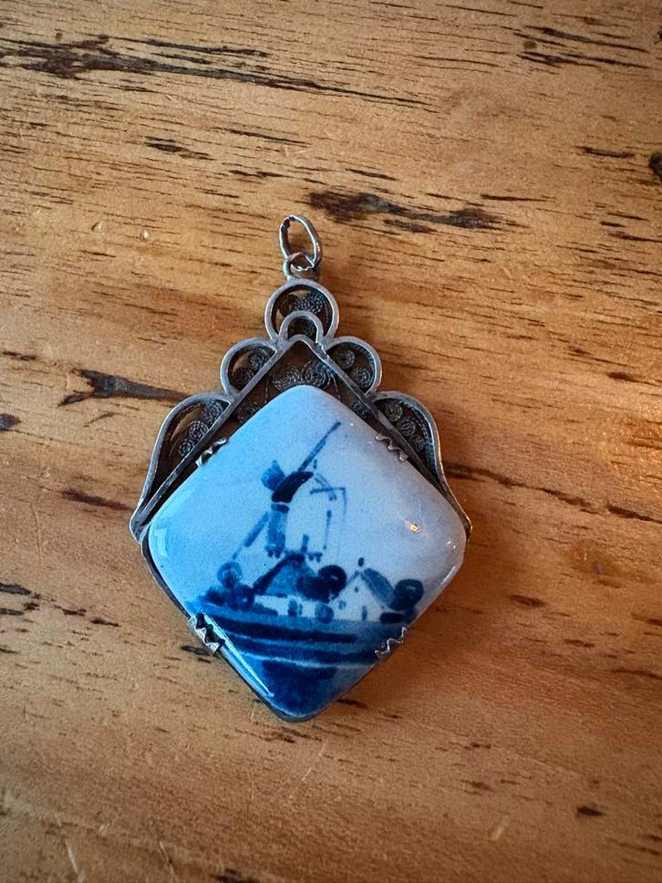 Vintage Delfts Blauw Bedel - Zilveren Montuur, Sieraden, Tassen en Uiterlijk, Bedels, Zo goed als nieuw, Overige merken, Zilver