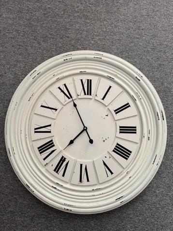 Wandklok beschikbaar voor biedingen