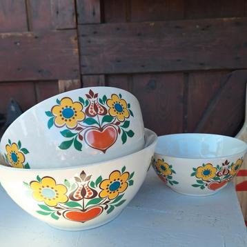 Vintage nest schalen  beschikbaar voor biedingen