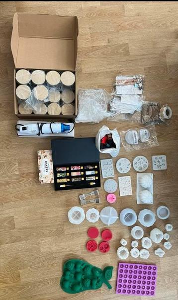 Kaarsen set tekoop lees beschrijving,alles in 1 x weg beschikbaar voor biedingen
