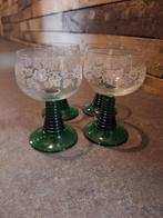 Groene Glaasjes met Druivenrank Motief - Set van 4, Antiek en Kunst, Ophalen of Verzenden