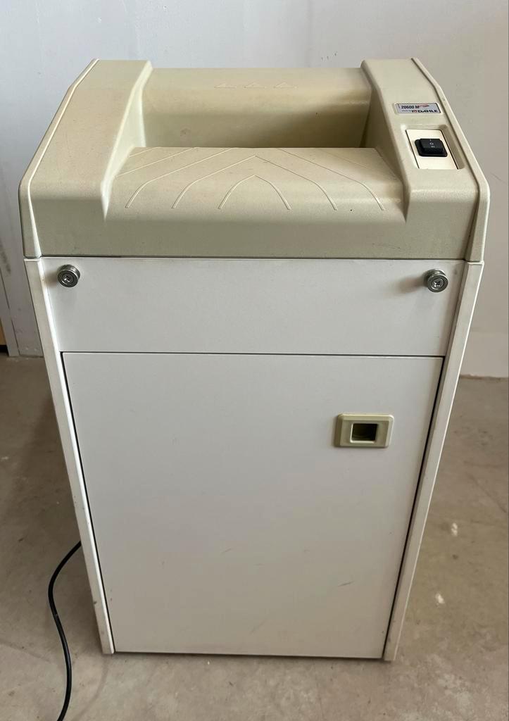 Dahle 20600 M Papierversnipperaar, Zakelijke goederen, Kantoor en Winkelinrichting | Apparatuur en Telecommunicatie, Papiervernietiger