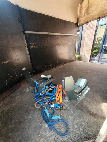 Verhuis trailer motortrailer aanhanger  beschikbaar voor biedingen