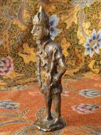 Zeldzaam antiek Oosters brons beeldje van een sjamaan 15 cm., Ophalen of Verzenden