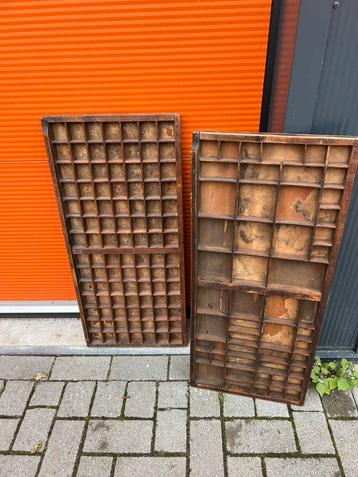 Te Koop : 2x Houten Letterbak Hout Orgineel Italie beschikbaar voor biedingen