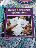 N. van Hoorn - Beren borduren op kaarten, Ophalen of Verzenden, Zo goed als nieuw, N. van Hoorn