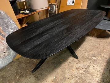 Deense ovale eettafel - zwart eiken 210x105 beschikbaar voor biedingen