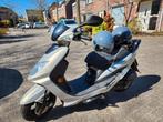 Kymco VP50 6740 KM met 2 helmen, Fietsen en Brommers, Scooters | Kymco, Ophalen, Zo goed als nieuw, Agility
