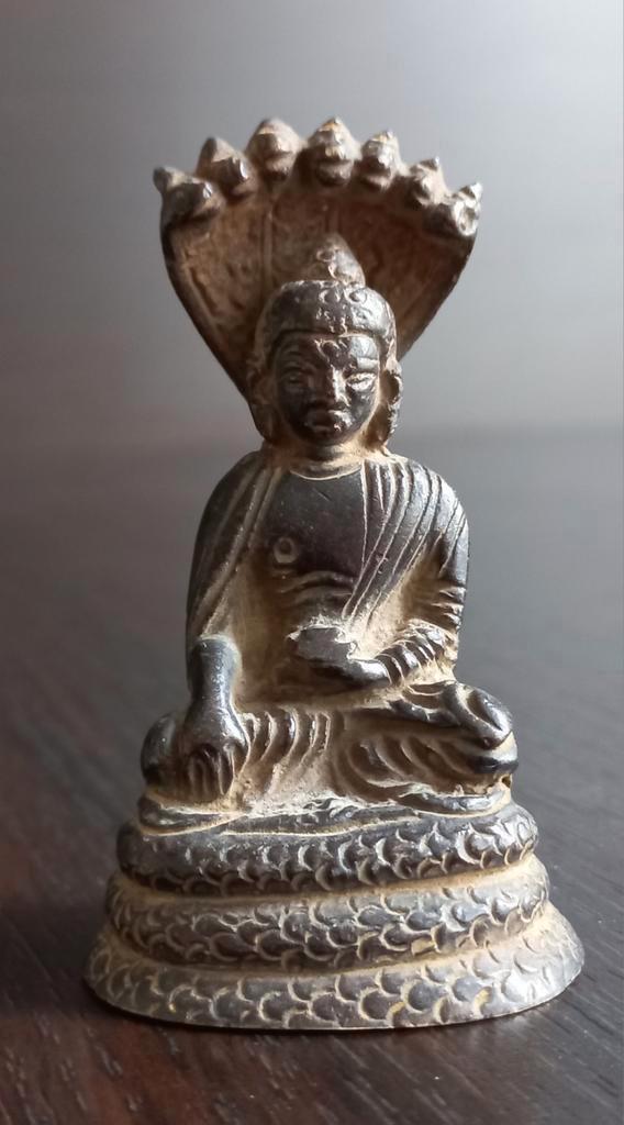 Antiek boeddha brons Naga Boeddha Mucalinda

19e eeuw, Antiek en Kunst, Antiek | Koper en Brons, Brons, Ophalen of Verzenden