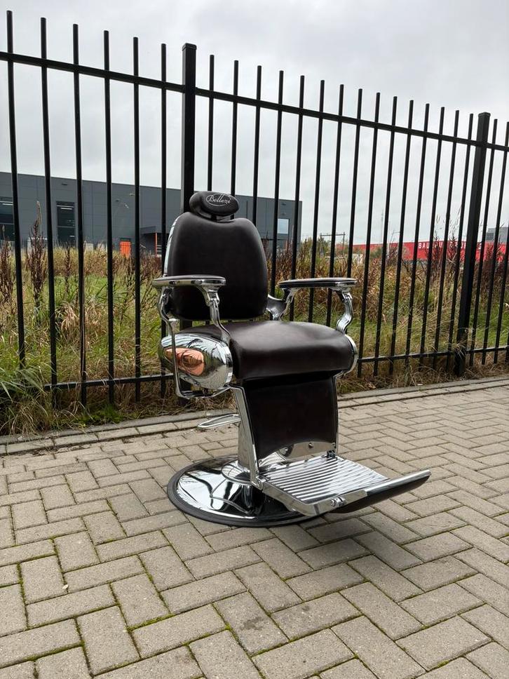 Kappersstoel / barberchair, Huis en Inrichting, Stoelen, Nieuw, Rood, Ophalen