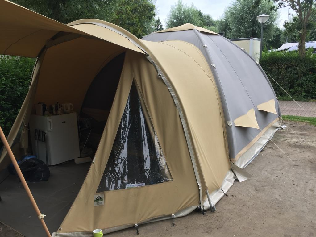Karsten 350x350 opblaasbare tent - Compleet & als nieuw, Ophalen of Verzenden, Zo goed als nieuw, Tot en met 4