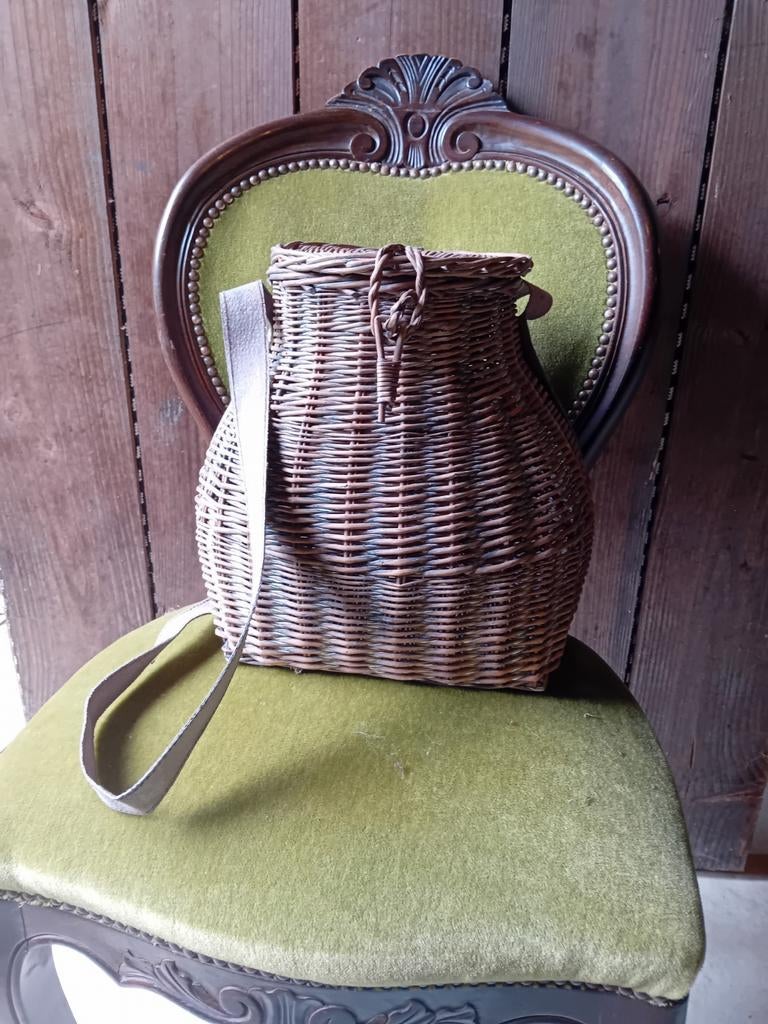 Vintage rieten mand met lederen band - Jacht/Vissen, Ophalen of Verzenden