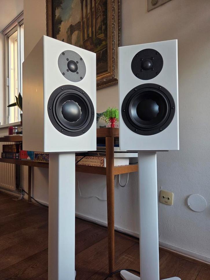 Totem signature one, Audio, Tv en Foto, Luidsprekers, Zo goed als nieuw, Front, Rear of Stereo speakers, 120 watt of meer, Overige merken