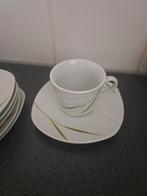 Wit servies met groene lijnen, Ophalen of Verzenden, Overige materialen, Overige stijlen, Bord(en)