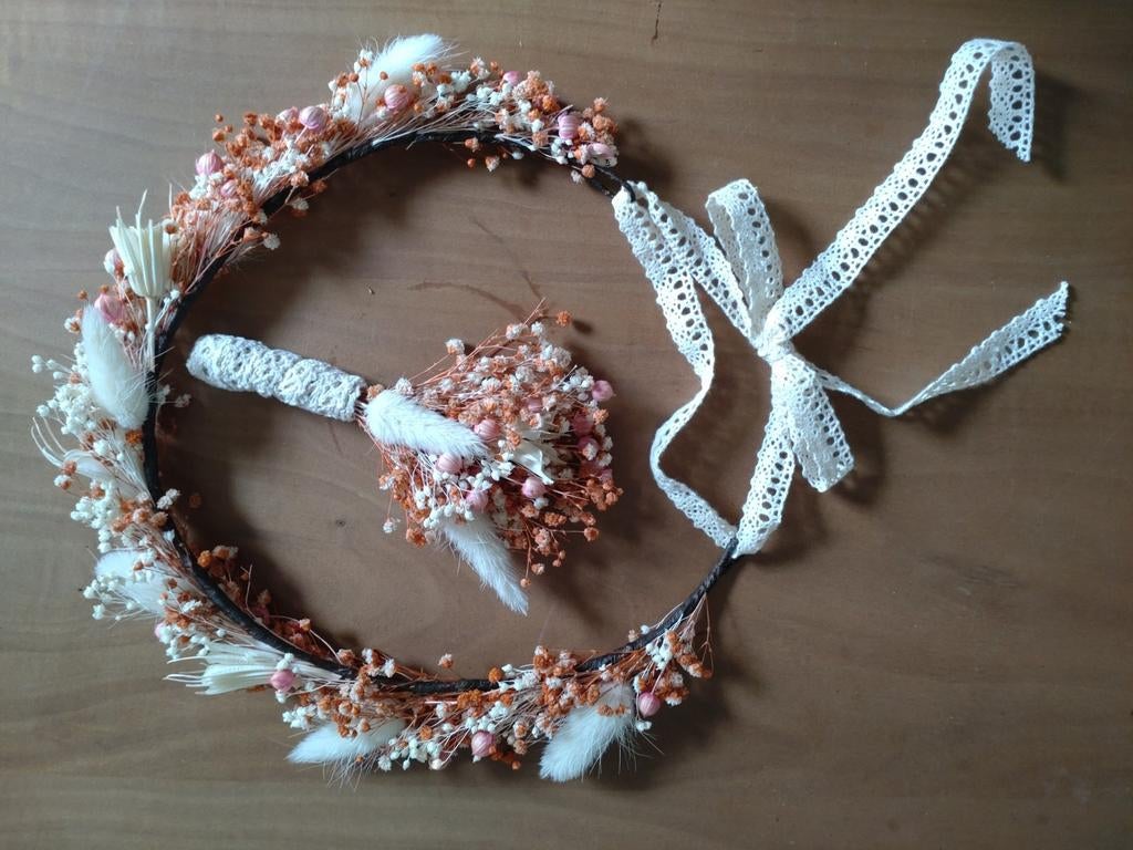 Bloemenkrans en bijpassende corsage, Ophalen of Verzenden, Zo goed als nieuw