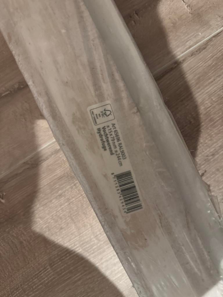 6 witte MDF gelakte plinten, Doe-het-zelf en Verbouw, Plinten en Afwerking, Ophalen, Nieuw, Mdf, 200 tot 250 cm