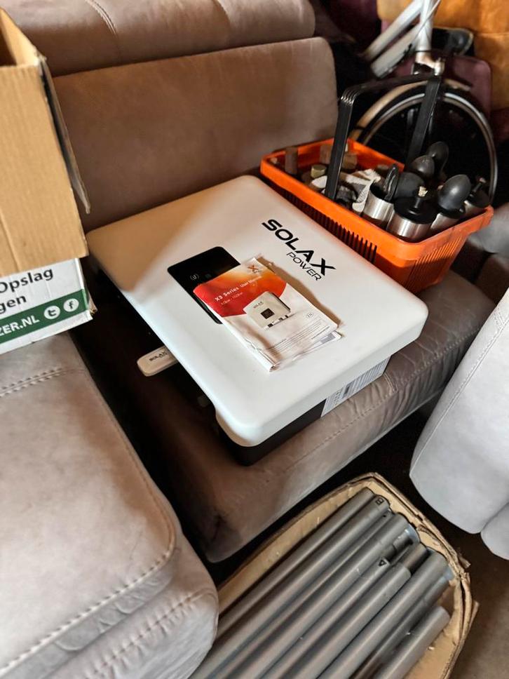Solax X3 omvormer met wifi module - 3 jaar oud, Doe-het-zelf en Verbouw, Zonnepanelen en Toebehoren, Gebruikt, Overige typen, 200 wattpiek of meer