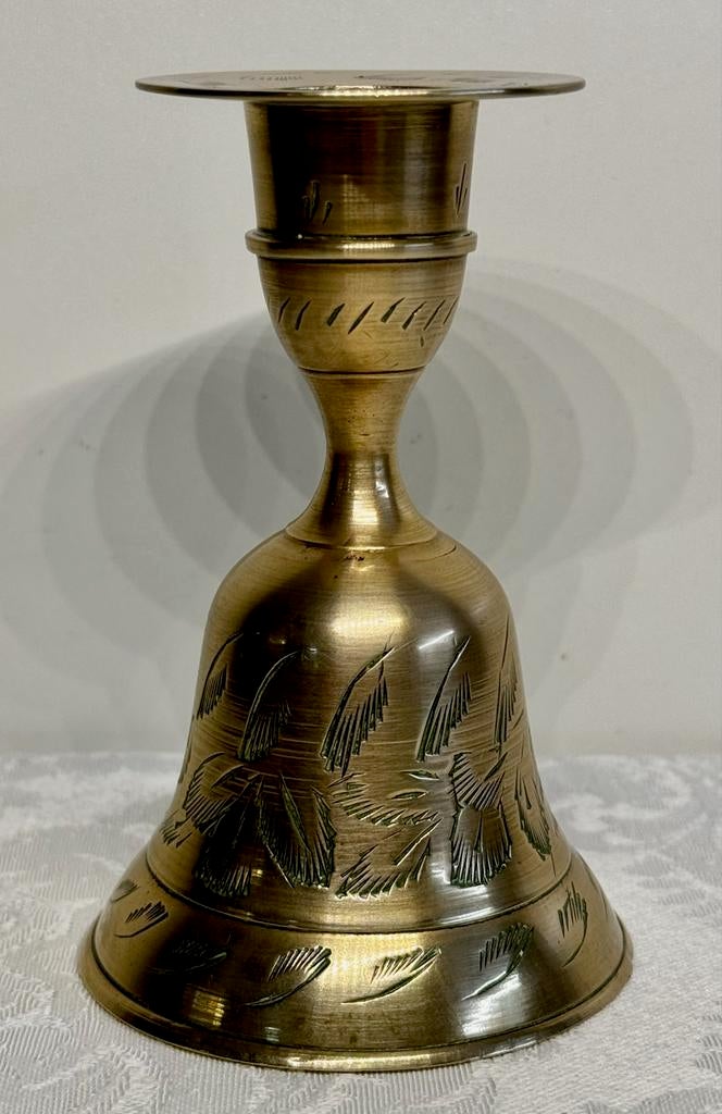 Vintage Koperen Kandelaar met Gegraveerd Bladmotief, Antiek en Kunst, Ophalen of Verzenden, Koper of Brons