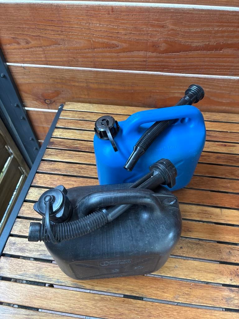 Twee jerrycans, 5 liter, Ophalen of Verzenden, Gebruikt, Universele onderdelen